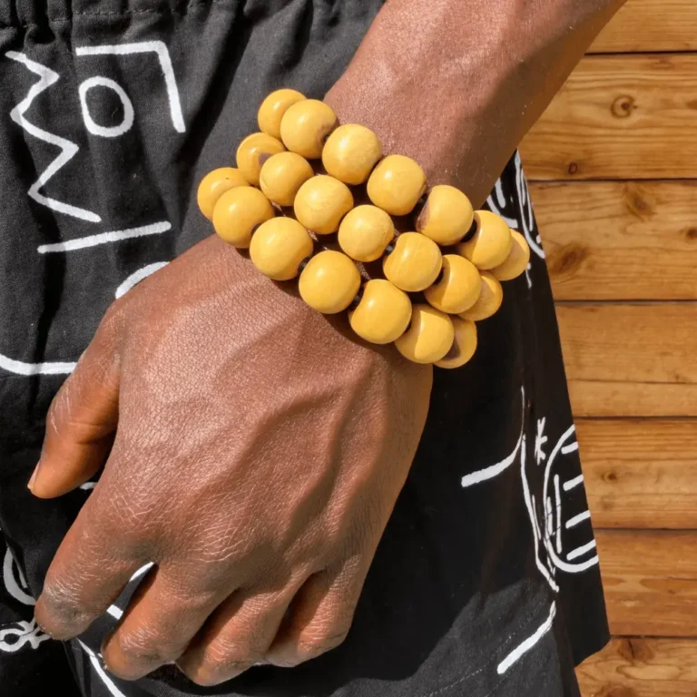 Bracelet en bois sacré