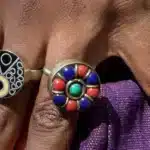 Bague ethnique fleur de lapis bleu et corail rouge à cœur turquoise