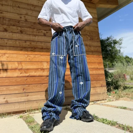 Pantalon Tô-Nô bleu roi rayé en coton tissé main du Burkina Faso, unisexe, vue 2