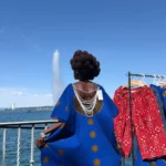 Robe Àkua boubou en bogolan bleu à cercles ocre