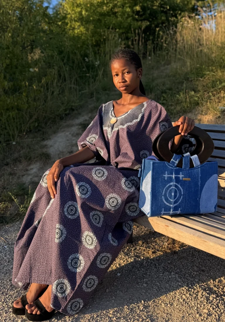 Robe Àkua boubou en bogolan violet à médaillons