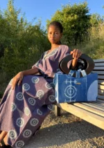 Robe Àkua boubou en bogolan violet à médaillons